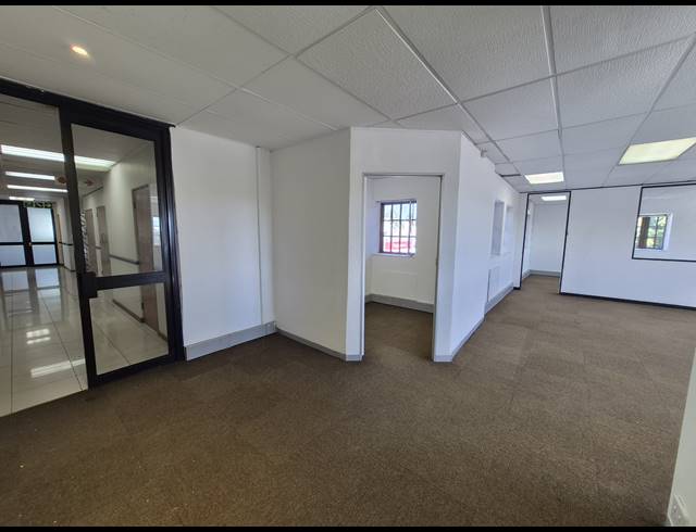 149M² OFFICE TO LET IN PARKMORE